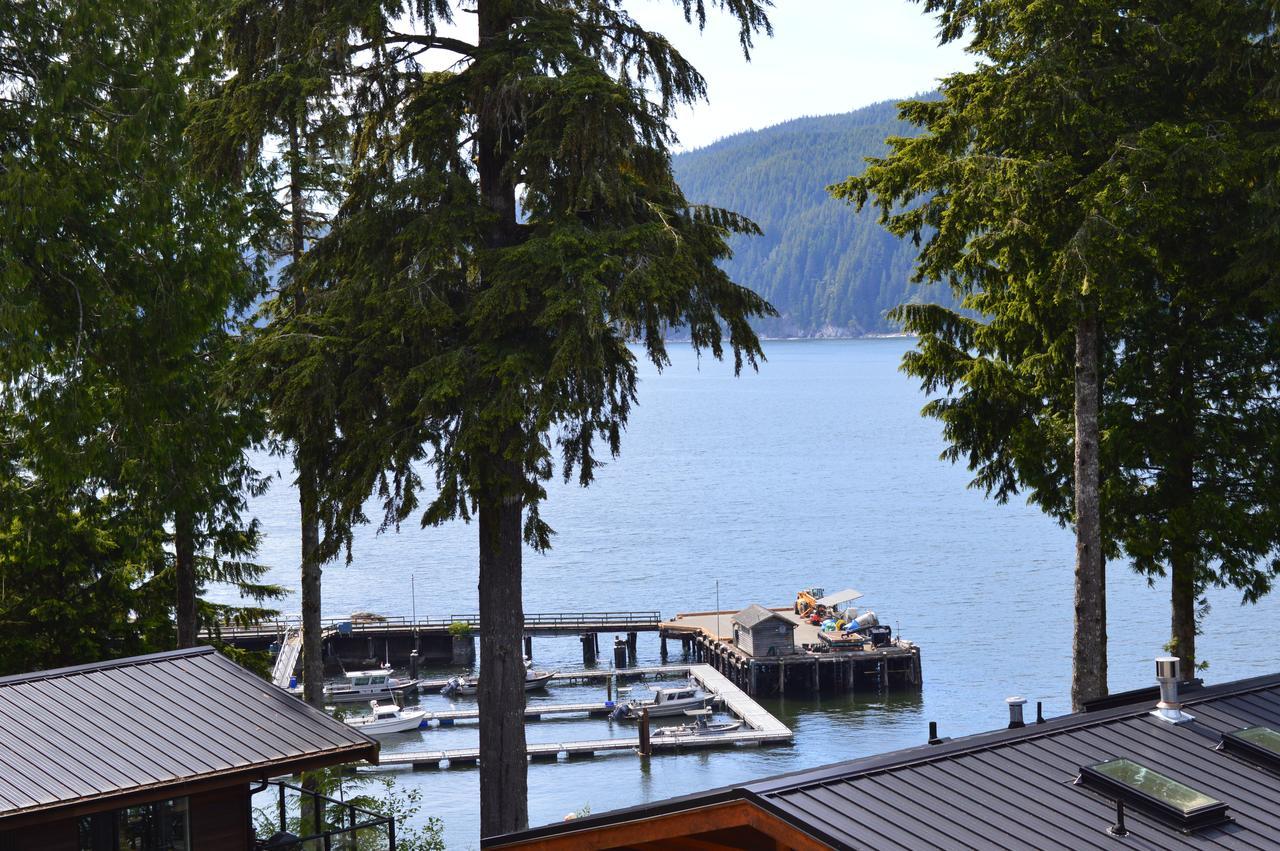 Pair-A-Dice Cottage Port Renfrew Exteriör bild
